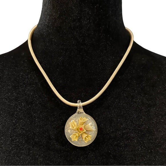 Pendant Necklace Flower Center