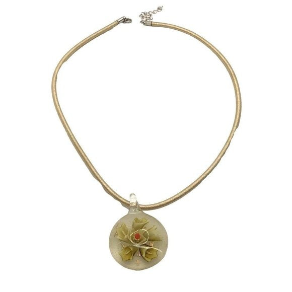 Pendant Necklace Flower Center