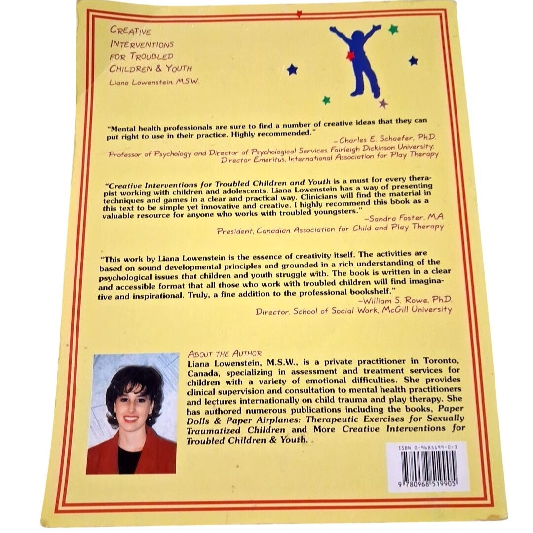 Back cover of a book with text and a photo of a woman, featuring recommendations and author information.