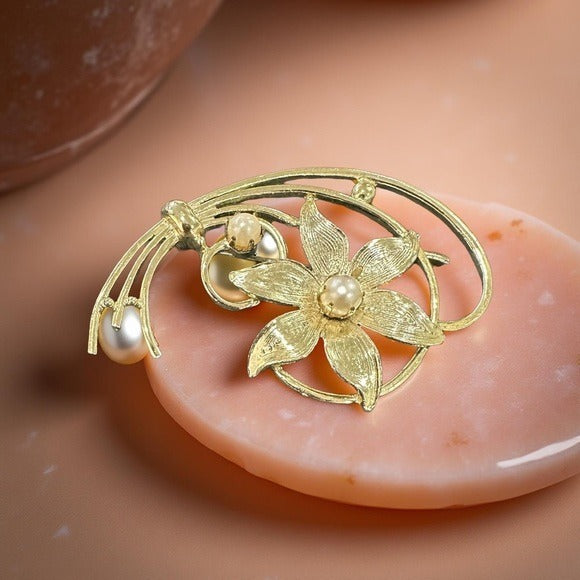 Vintage Brooch Flower Scroll