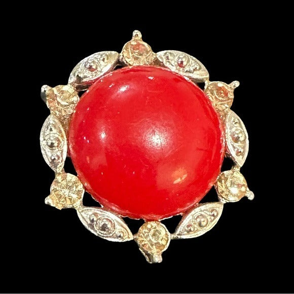 Vintage Brooch Round Wreath