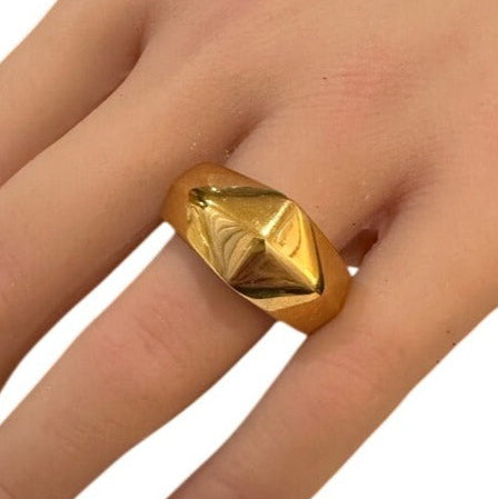 lia sophia pyramid ring lifestyle view