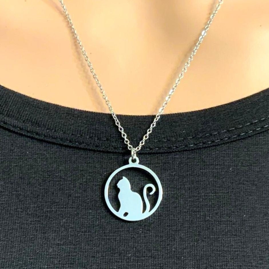 Cat Pendant Necklace